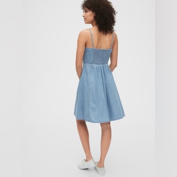 Gap Denim Cami Fit & Flare Dress Smocked Spaghetti Straps Size 8 - Picture 9 of 9